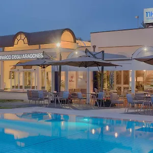 4* מלון Nh Parco Degli Aragonesi